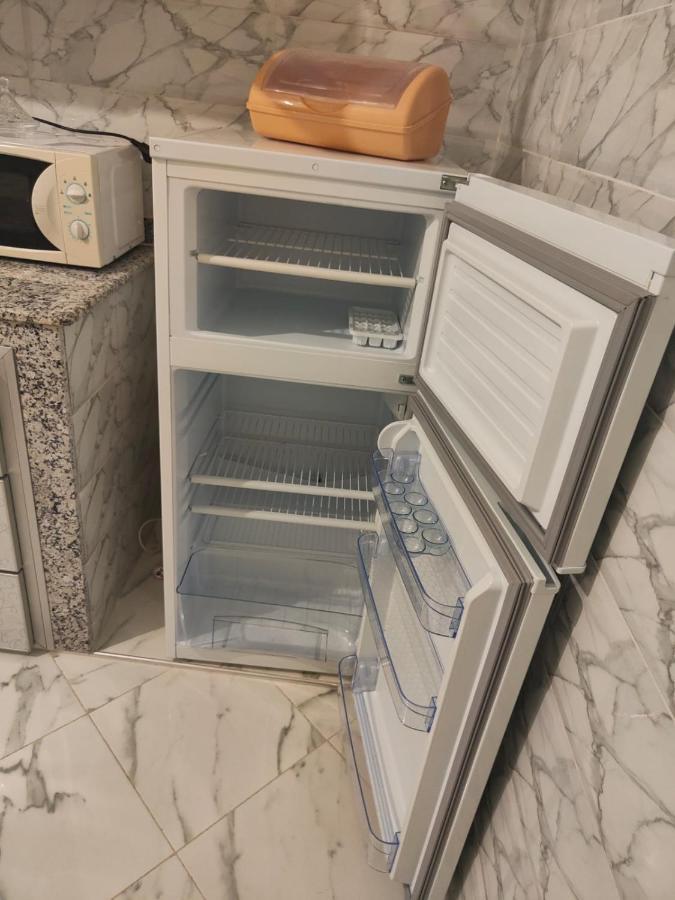 Studio Neuf Proprete Et Hygiene Irreprochable Proche Des Bus Ctm - 4 Em Etage Face Terrasse Tangier Bagian luar foto